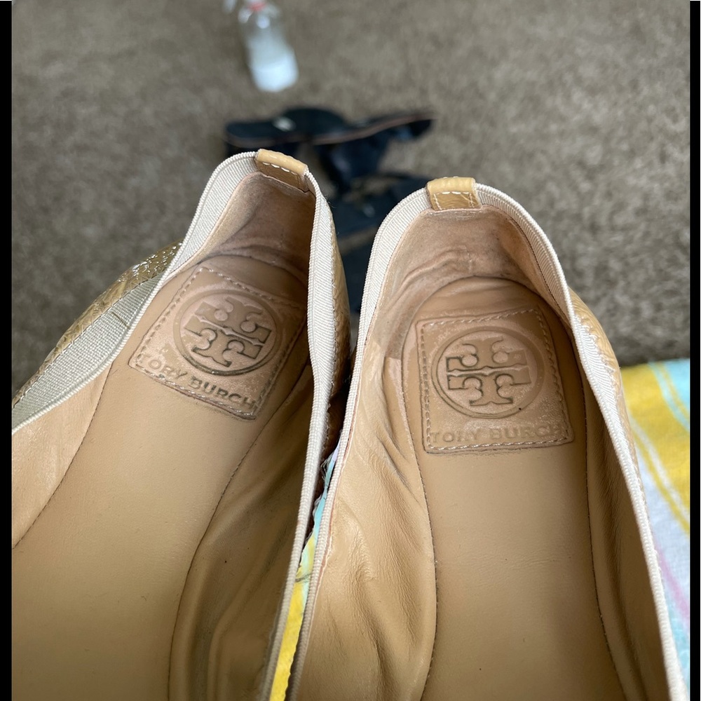 Tory Burch Caroline Ballet Flats Nude Patent Leather - Picture 5 of 8
